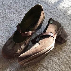 EUC SNIPE Mary Janes